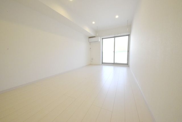 居室・リビング　明るい居室