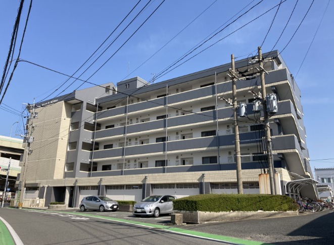 建物外観　ファミリーの方オススメの3LDKマンションです