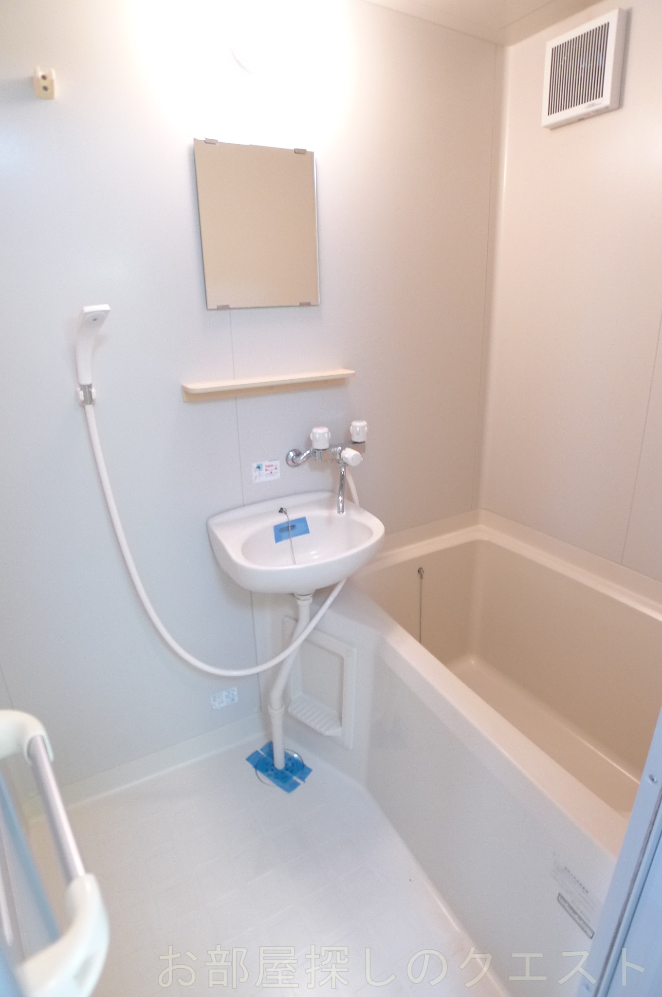 バス・シャワールーム　（写真は同タイプ）