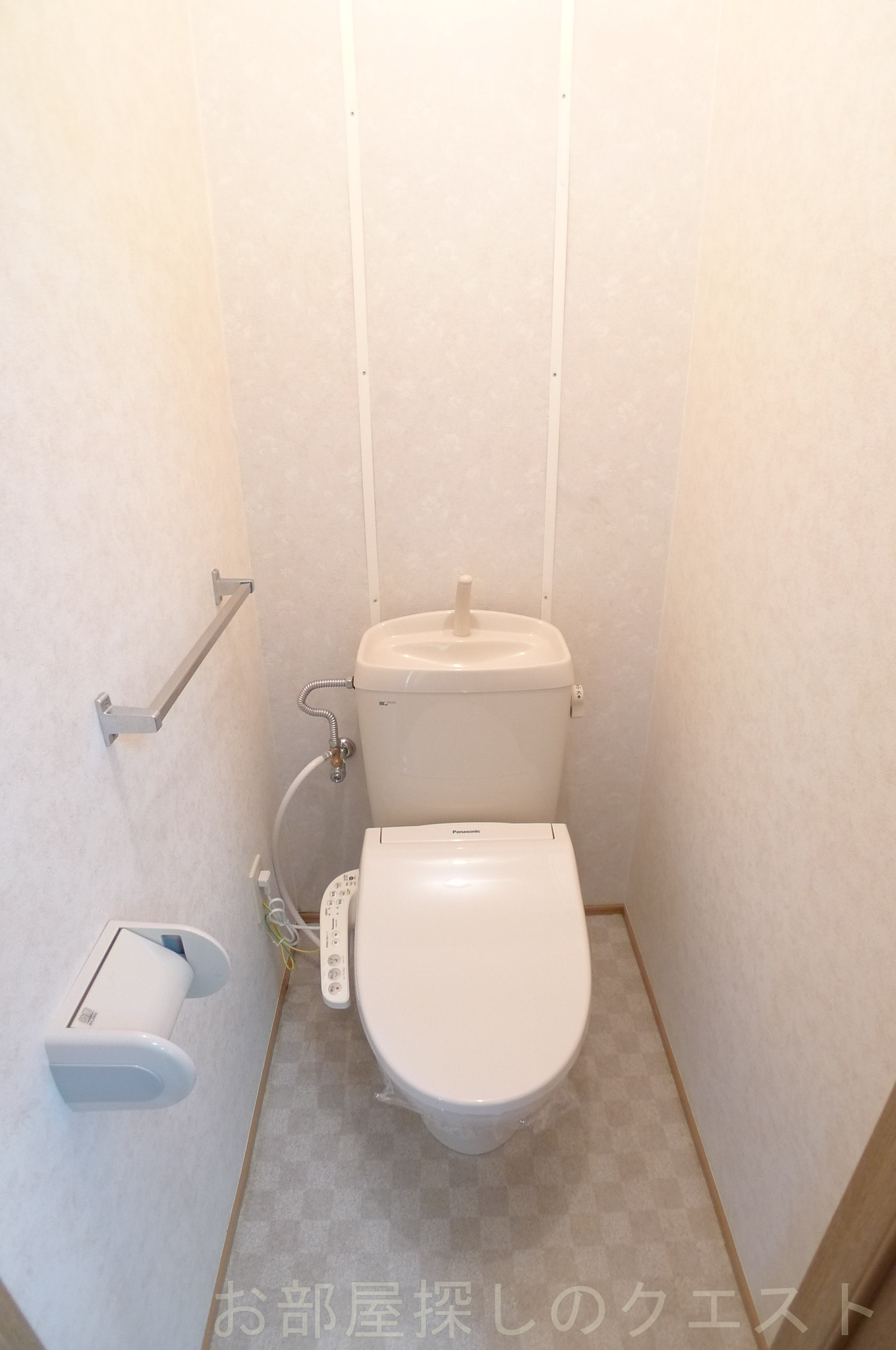 トイレ　（写真は同タイプ）