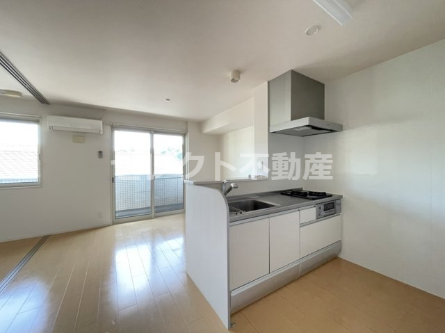 キッチン　【ラ・ブリーズ】