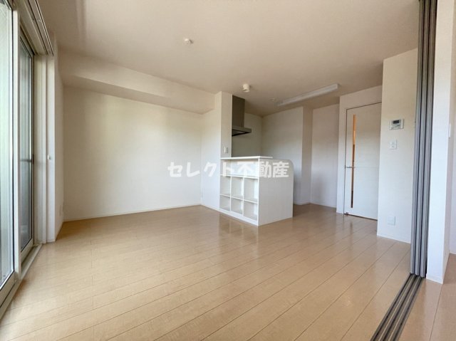 居室・リビング　【ラ・ブリーズ】