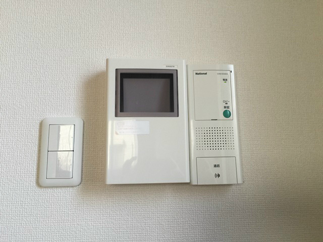 セキュリティ　TVモニター付きインターホン