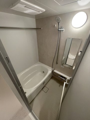 バス・シャワールーム　※別部屋の参考写真です。