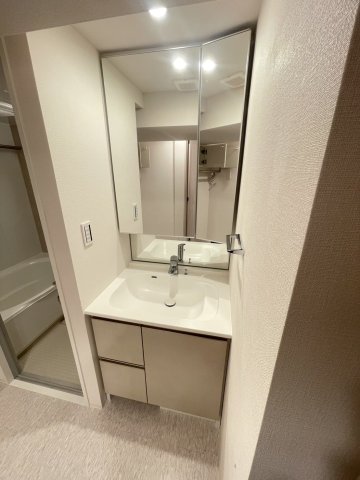 洗面設備　※別部屋の参考写真です。