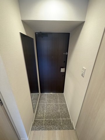 玄関　※別部屋の参考写真です。