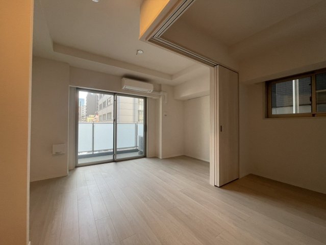 居室・リビング　※別部屋の参考写真です。