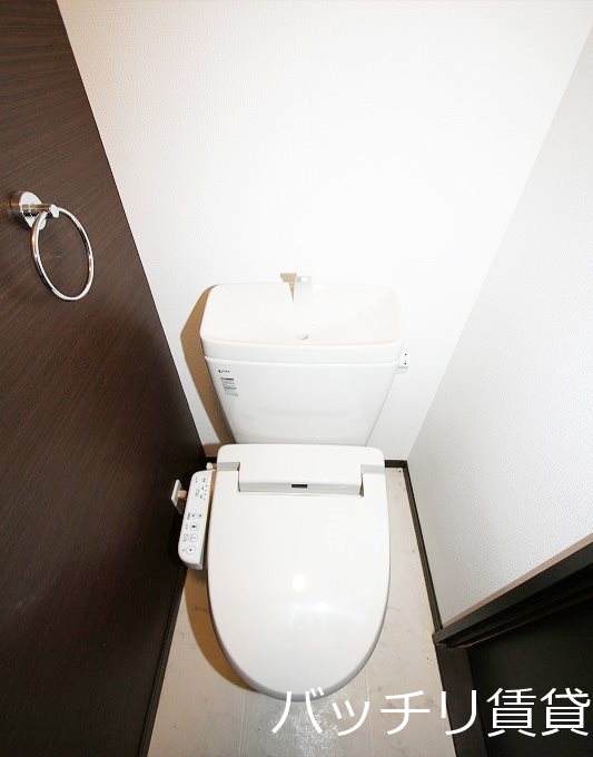 トイレ　＊画像は別部屋の為イメージ、現状を優先致します