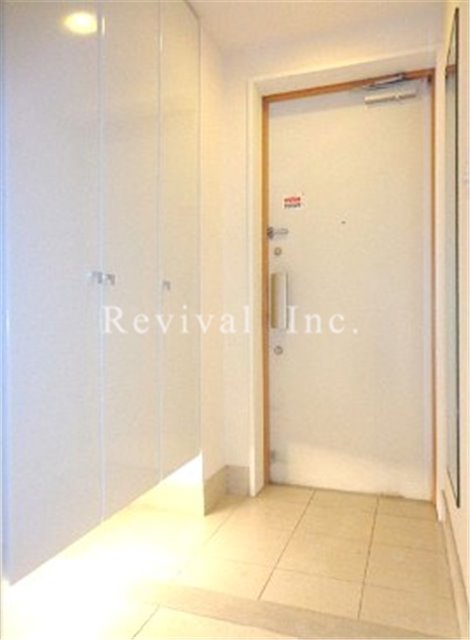 玄関　すっきりとした玄関でございます