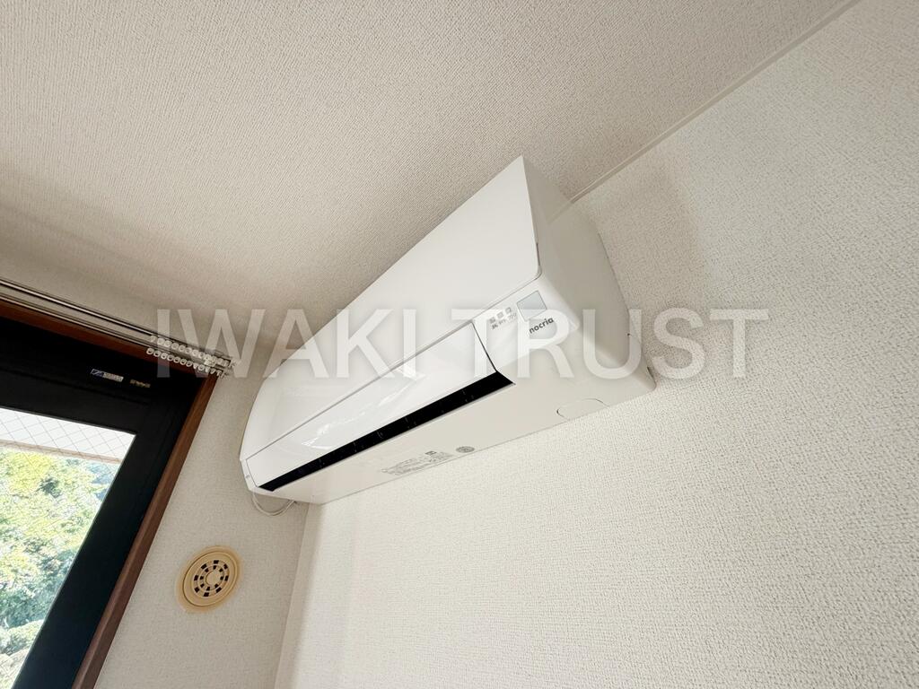 その他設備　リビングにエアコン完備