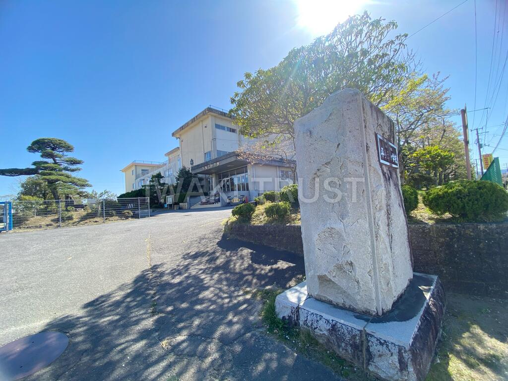 小学校　いわき市立平第三小学校（小学校）まで684m