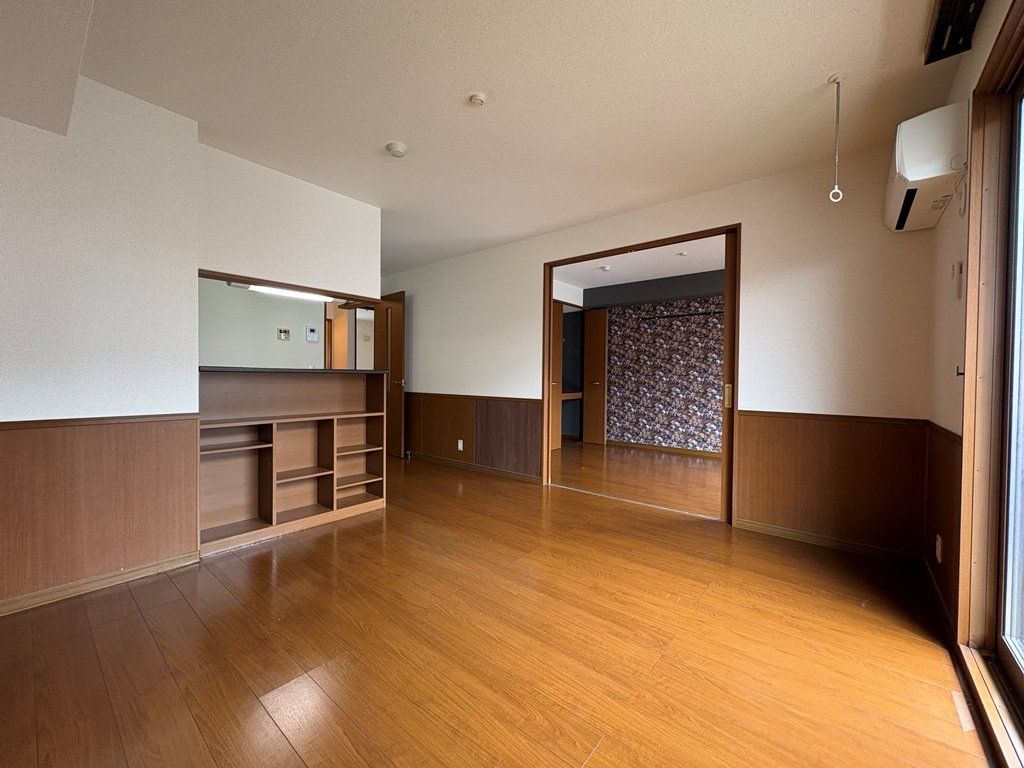 その他　屋根付き駐輪場。