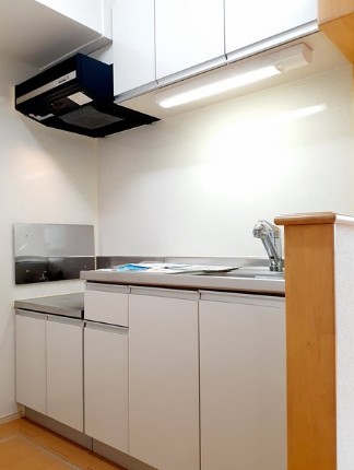 キッチン　コンパクトなキッチンで掃除もラクラク
