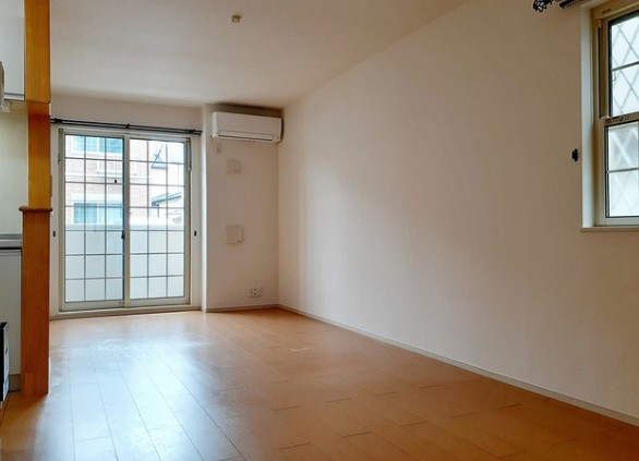 居室・リビング　こちらの居間で趣味の時間をお楽しみください