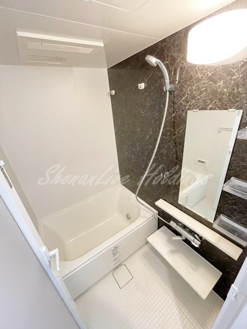 バス・シャワールーム　清潔感のあるお風呂です♪