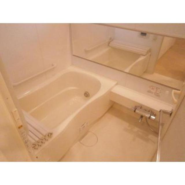 バス・シャワールーム　※写真は同タイプ住戸です。