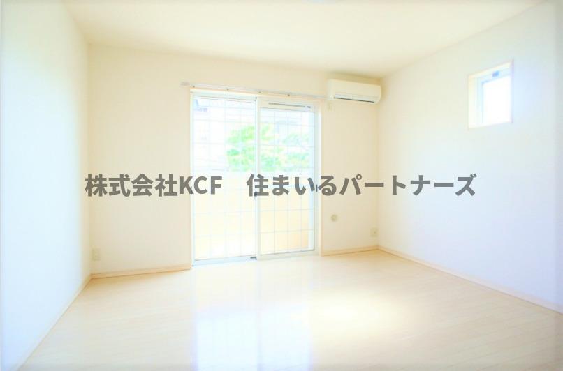 居室・リビング　こちらの居間で趣味の時間をお楽しみください