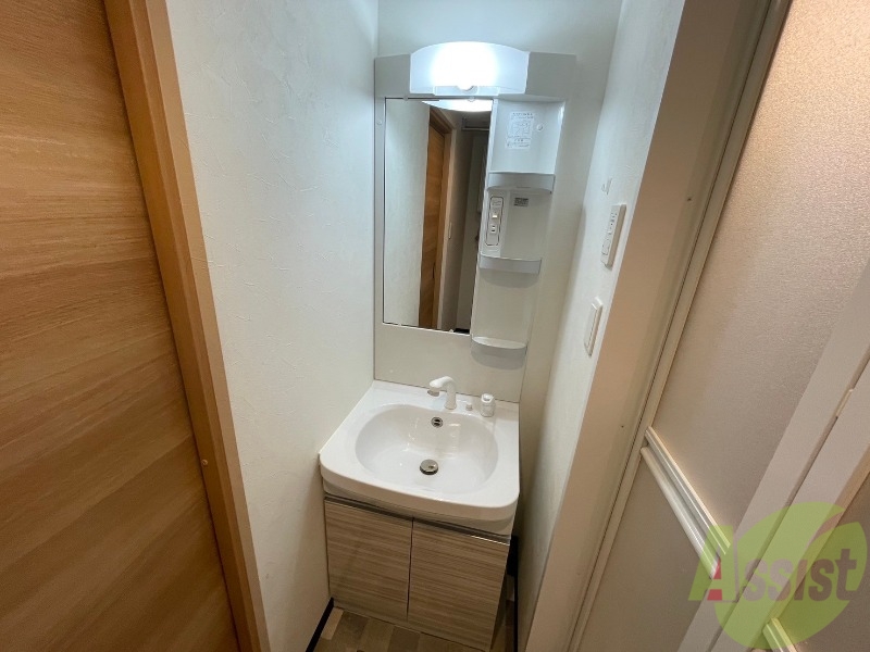 洗面設備　洗面台は独立していて使いやすそうですね。