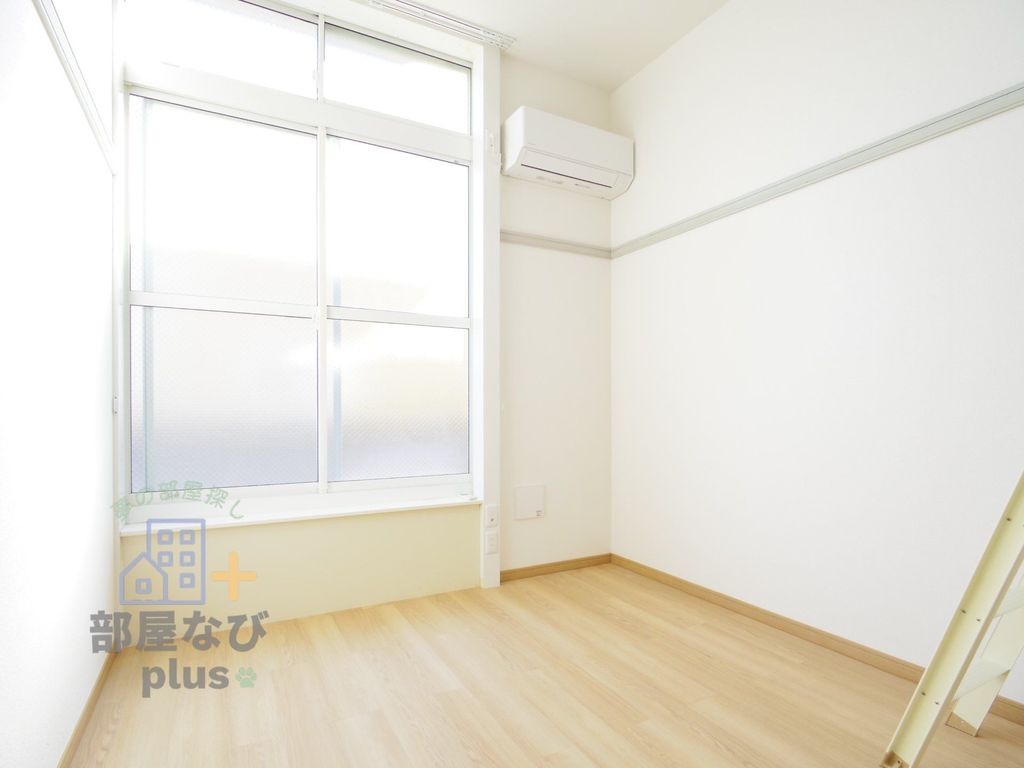 居室・リビング　※他号室写真です