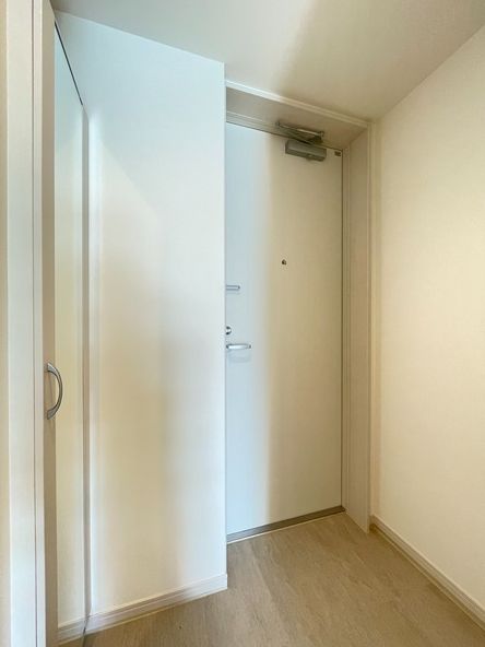 玄関　別号室参考写真です。