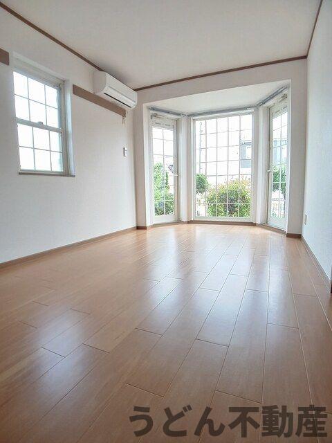 居室・リビング　うどん県のお部屋探しはうどん不動産へ うどんちゃんとLINE