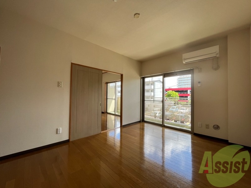 居室・リビング　広くてキレイなＬＤＫが広がっていて、充実した生活が送れそう。