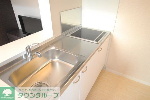 キッチン　同タイプ写真の為、現況優先。