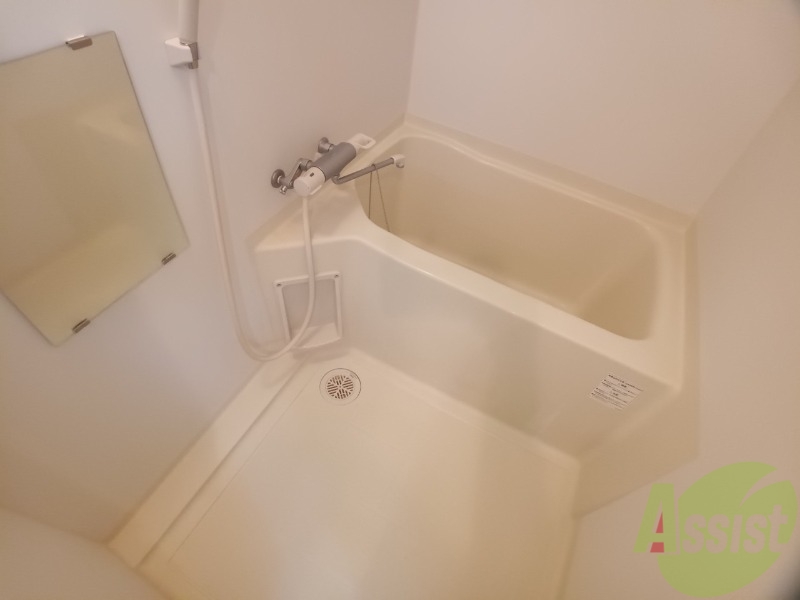 バス・シャワールーム　お風呂になります。一日の疲れを癒してくださいね。