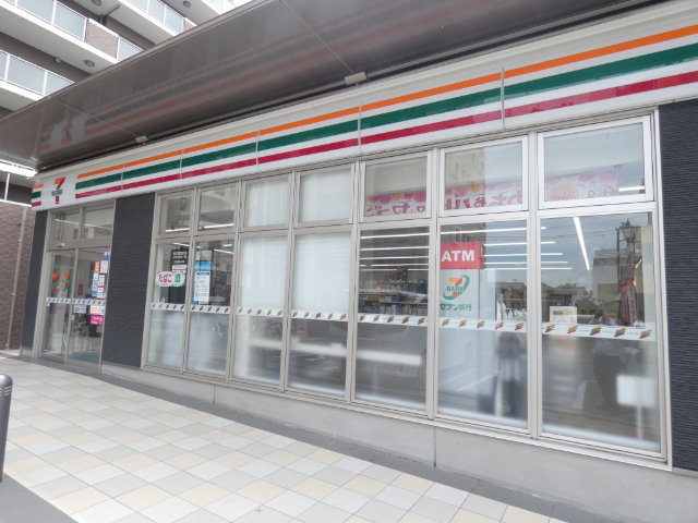 コンビニ　セブンイレブン岩倉駅西店（コンビニ）まで143m