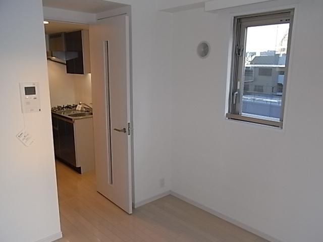 居室・リビング　2面採光★