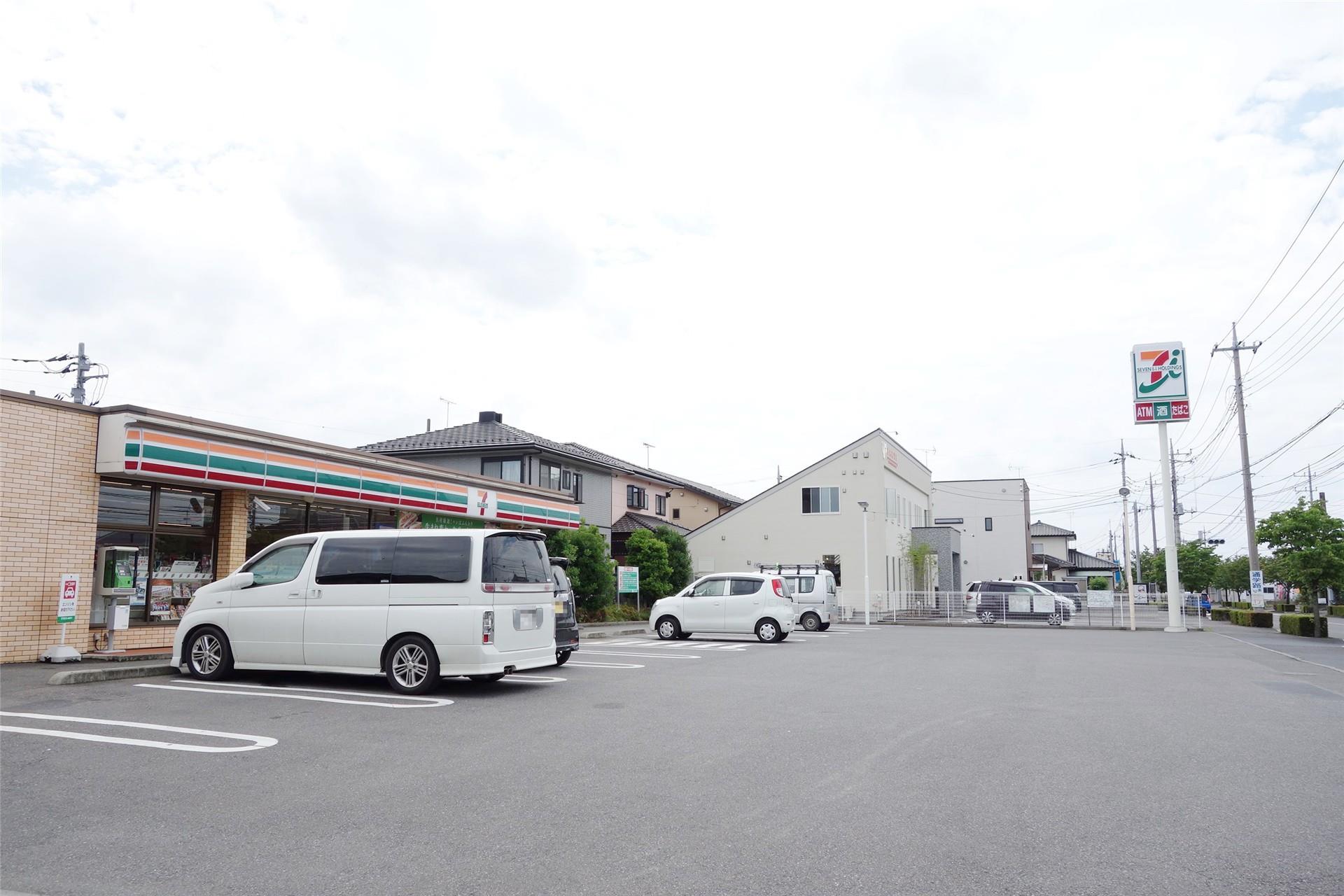 コンビニ　セブンイレブン足利山川町店（コンビニ）まで382m