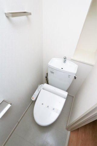 トイレ　参考写真（同物件別部屋）