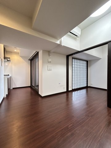 居室・リビング　ゆったり過ごせる居間です