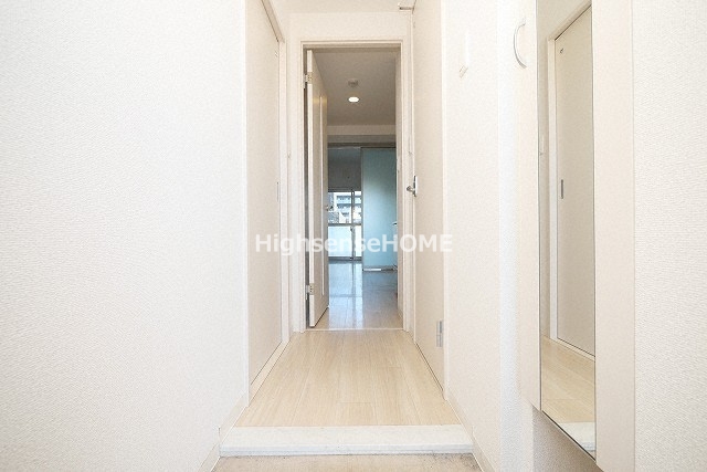 玄関　収納もある玄関です