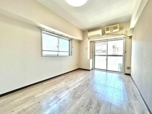 居室・リビング　別号室参考写真