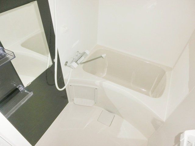 バス・シャワールーム　大きなお風呂で疲れもスッキリ！