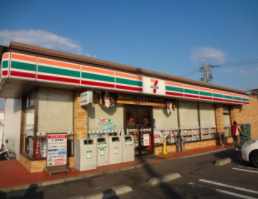 コンビニ　セブン－イレブン　能登川中学校前店（コンビニ）まで100m