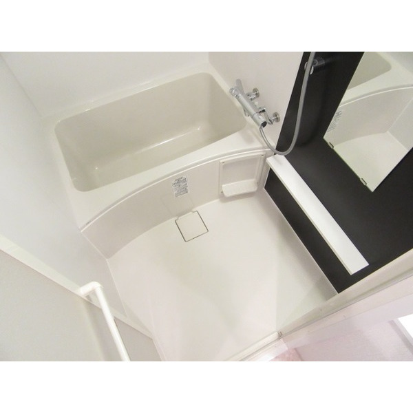 バス・シャワールーム　浴室乾燥機付きです