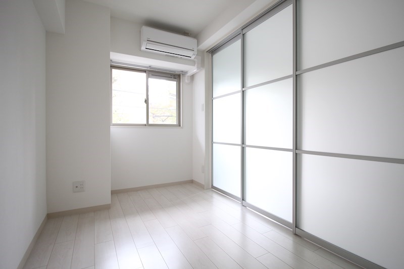 その他部屋・スペース　洋室、南向きで日当たり良好