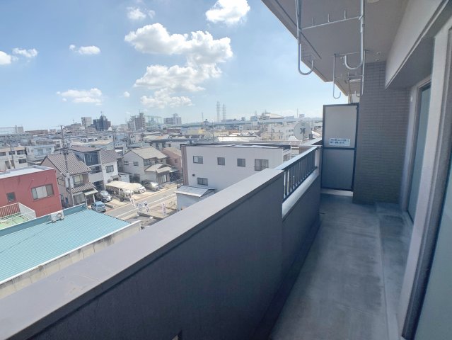 バルコニー　同型タイプの別のお部屋の写真です