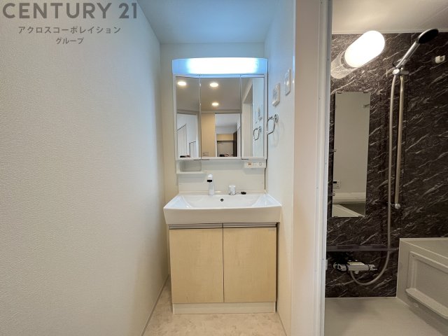 洗面設備　洗髪洗面化粧台付き♪