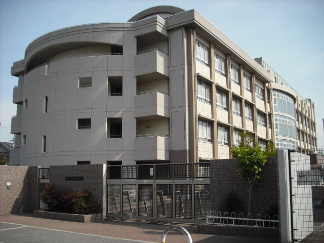 中学校　堺市立浜寺南中学校（中学校）まで434m