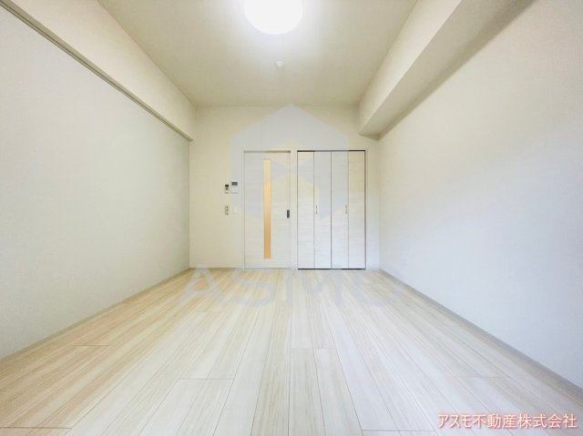 居室・リビング　同マンション別部屋参考写真