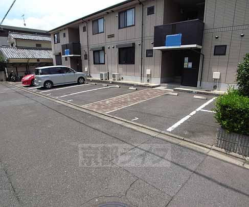 駐車場　敷地ガレージ（要空き確認）