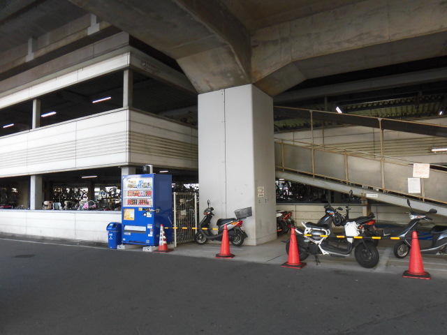 その他　駐輪場（その他）まで697m