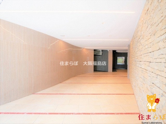 エントランス　共用部の印象も大切に