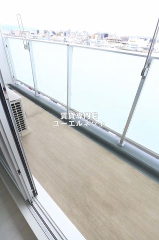 バルコニー　バルコニー付きで採光＆風通し良好！