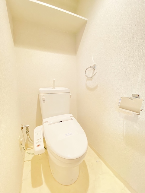 トイレ　暖房便座付きシャワートイレ