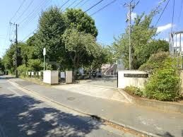 中学校　船橋市立行田中学校（中学校）まで590m