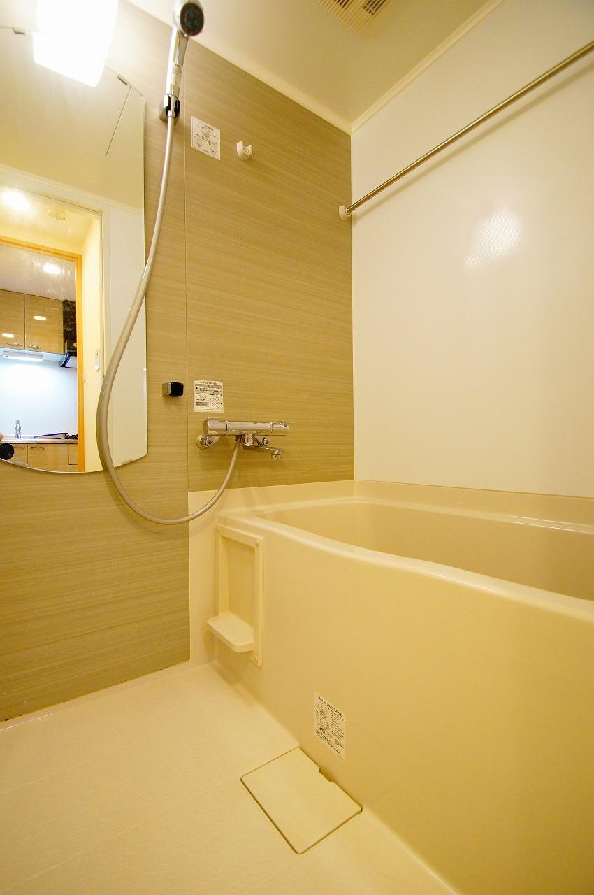 バス・シャワールーム　「バス・トイレ別です」
